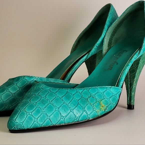 Vintage Bright Turquoise 80s Glam Faux Snakeskin Pumps - Picture 3 of 12